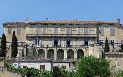 젤리스강의 다리에서 바라본 Château de Poudenas