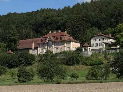 발브루아의 Château de Marnand를 다른 각도에서 본 모습