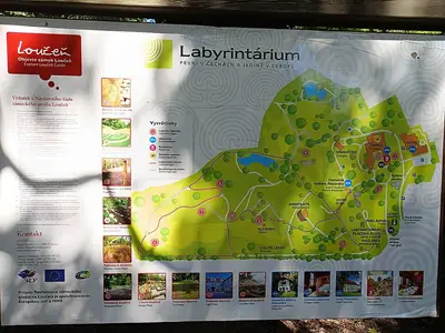 루체니 성 공원에 있는 Labyrintharium의 미로 중 하나