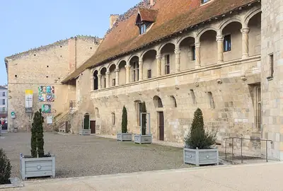 Château de Nérac의 남쪽 정면