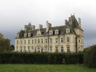 멘에루아르 푸앙세에 있는 신고전주의 양식의 Château de Tressé